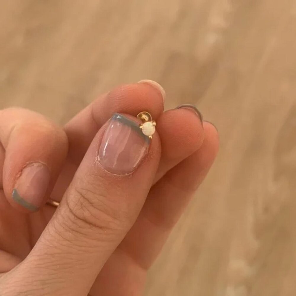 The Rita Gold plated sterling silver round Cartilage Earring opal